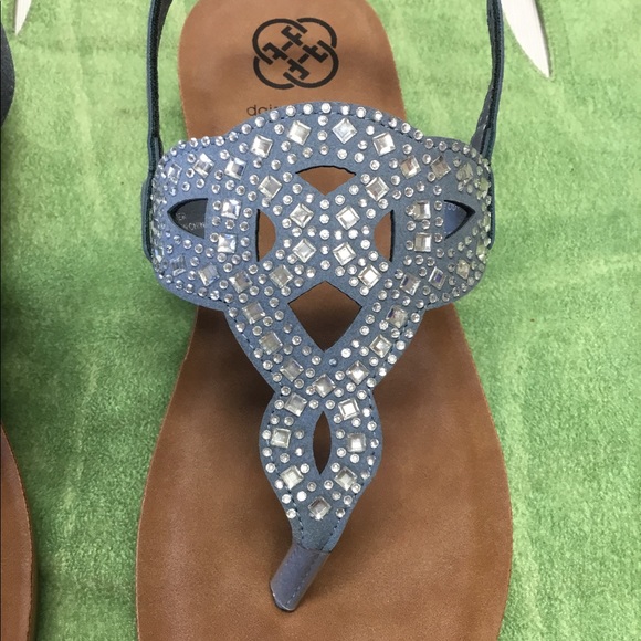 Daisy Fuentes New BlueThong Sandals - Picture 3 of 7